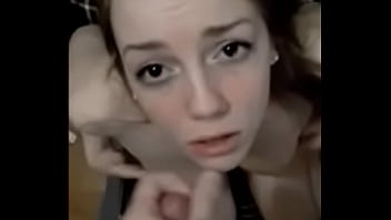 Minha esposa em parte mamando faz outro dividir