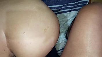 Tengo sexo con mi amiga cristiana de 18 años sus padres piensan que esta en la iglesia