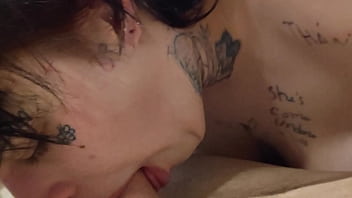 Tatted girl deepthroating