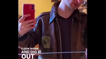 Let me take you back in 80’s #avirex #leather #leatherjacket #gayleather #leathergay #meninlea