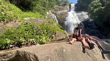 Bastidores e vídeo amador com a pretinha de veja como que é um bastidores completo no red e no cher Bastidores e vídeo amador com a pretinha de veja como que é um bastidores completo no red e no cher