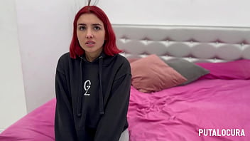 Putalocura torbe convence a la modelo pelirroja tetona judiyu en pilladas