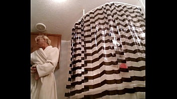 Sassy showing what her pussycan take