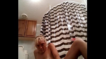 Sassy showing what her pussycan take