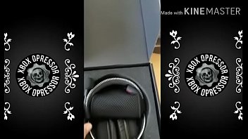 Fone gostoso saindo da jaula e embrazando na live