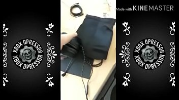 Fone gostoso saindo da jaula e embrazando na live