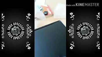 Fone gostoso saindo da jaula e embrazando na live Fone gostoso saindo da jaula e embrazando na live