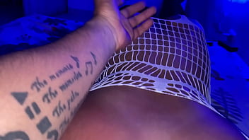 Penetrando ese enorme culo delicioso