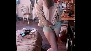 La geekette voudrait s'acheter un nouveau pc pour streamer des âme charitable