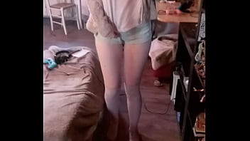 La geekette voudrait s'acheter un nouveau pc pour streamer des âme charitable