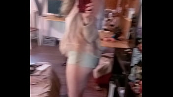 La geekette voudrait s'acheter un nouveau pc pour streamer des âme charitable