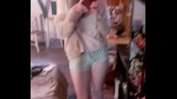 La geekette voudrait s'acheter un nouveau pc pour streamer des âme charitable