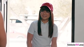 Mochi monda delivered the last parcel for the lynn and mochi monda invites her to have strip her naked then lick her shaved pussy