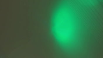 Milf safada dançou no poli dance e depois levou pau do jovem barbado