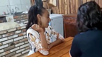 Sexo na cozinha campeira da fazenda