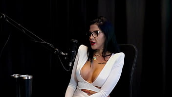 Foi convidada a trabalhar por sua simpatia sempre fez questões de gentileza e abriu sua própria clínica leticia braga watch sheer red