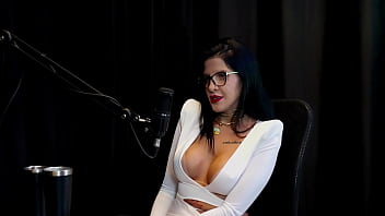 Foi Convidada A Trabalhar Por Sua Simpatia Sempre Fez Questões De Gentileza E Abriu Sua Própria Clínica Leticia Braga Watch Sheer Red thumbnail