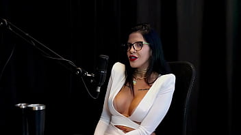 Foi convidada a trabalhar por sua simpatia sempre fez questões de gentileza e abriu sua própria clínica leticia braga watch sheer red