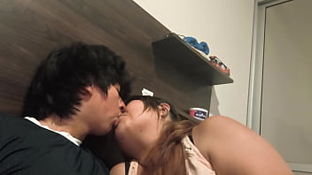 Madre soltera se enfada porque no le di su leche caliente para que se lo trague es toda una puta