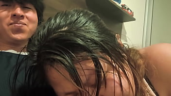 Madre soltera se enfada porque no le di su leche caliente para que se lo trague es toda una puta