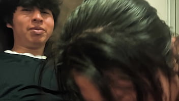 Madre soltera se enfada porque no le di su leche caliente para que se lo trague es toda una puta