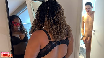 Gordinha casada levando rola numa suruba quente com consentimento do marido corno