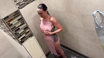 Bigmax8inch redheadtightgirl railed rough in a dirty shower stall — loud raw and messy full video in the link