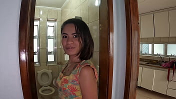 A ninfeta estreando a mansão do ted pela primeira vez