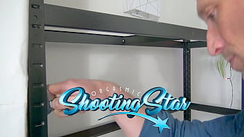 Cheating house wife wants to play with the handy mans big tool