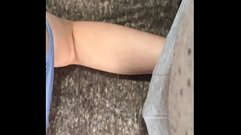 Le abro el culo a mi chillona