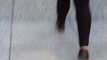 Love this sexy asian womans ass