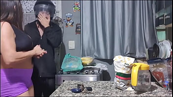 Entregador queria uma gorjeta mas deixei ele relaxado