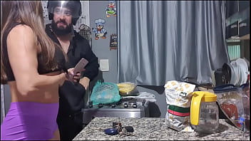 Entregador queria uma gorjeta mas deixei ele relaxado