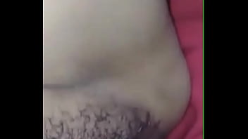 Ele só queria provar minha peludinha mas a gozada dele foi absurda