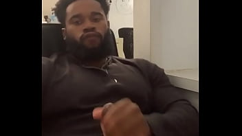 Hope my boss doesn’t find out i’m beatin it at work