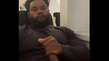 Hope my boss doesn’t find out i’m beatin it at work