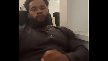 Hope my boss doesn’t find out i’m beatin it at work