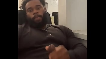 Hope my boss doesn’t find out i’m beatin it at work