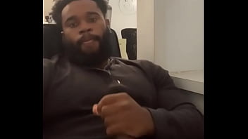 Hope my boss doesn’t find out i’m beatin it at work