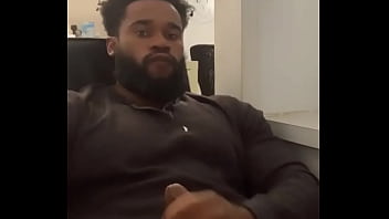 Hope my boss doesn’t find out i’m beatin it at work