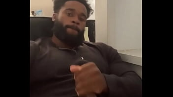 Hope my boss doesn’t find out i’m beatin it at work