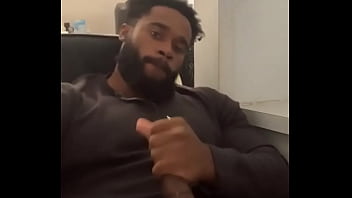 Hope my boss doesn’t find out i’m beatin it at work