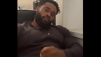 Hope my boss doesn’t find out i’m beatin it at work