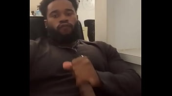 Hope my boss doesn’t find out i’m beatin it at work