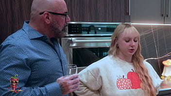 Much older boyfriend meet the parents on thanksgiving skylar vox full 4k