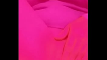 Esposa se masturba para otros hombres y goza le gusta que otros la vean y se pajeen pensando en ella