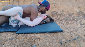 Casal de namorados deixa colçhao de quebrada so pra fuder