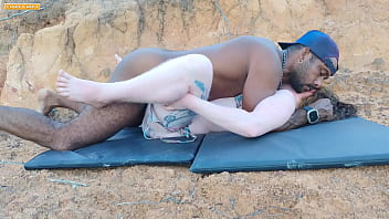 Casal de namorados deixa colçhao de quebrada so pra fuder