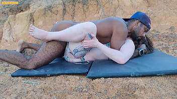 Casal de namorados deixa colçhao de quebrada so pra fuder