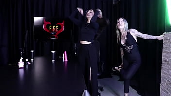 Gostosa mostra como se faz um bom boquete beija a loira e mostra os lindos peitos melina khalifa watch sheer red